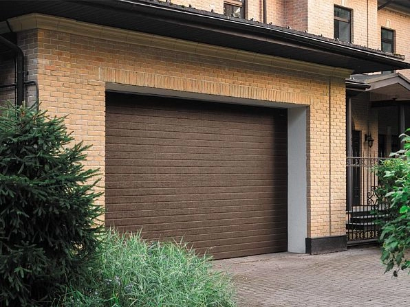 Секционные ворота 2600х2350 мм коричнево-красные DoorHan rsd02, gelendzhik.doorhan.ru